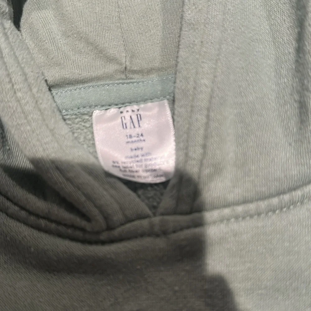 Baby GAP logo green hoodie with bear ears and purple logo‎ writing 18-24 months
